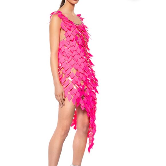 Callie Lives Stasia 3006 AKIRA Its A Hot Pink Party Sequin Chain Mini Dress Med - Picture 7 of 7